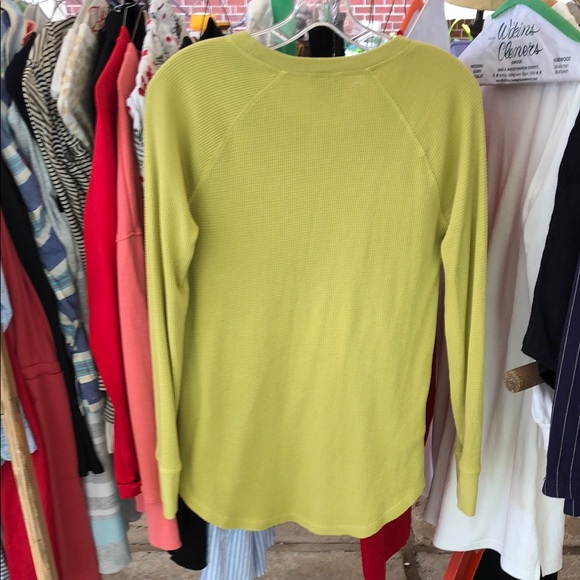 Women's Eddie Bauer Fitted Lime Yellow-Green Long Sleeve Waffle Crew Size Small - Picture 6 of 6